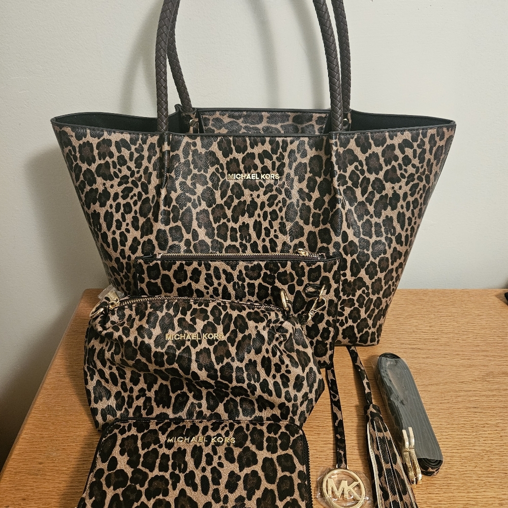 Michael Kors inspired tote bag with accessories